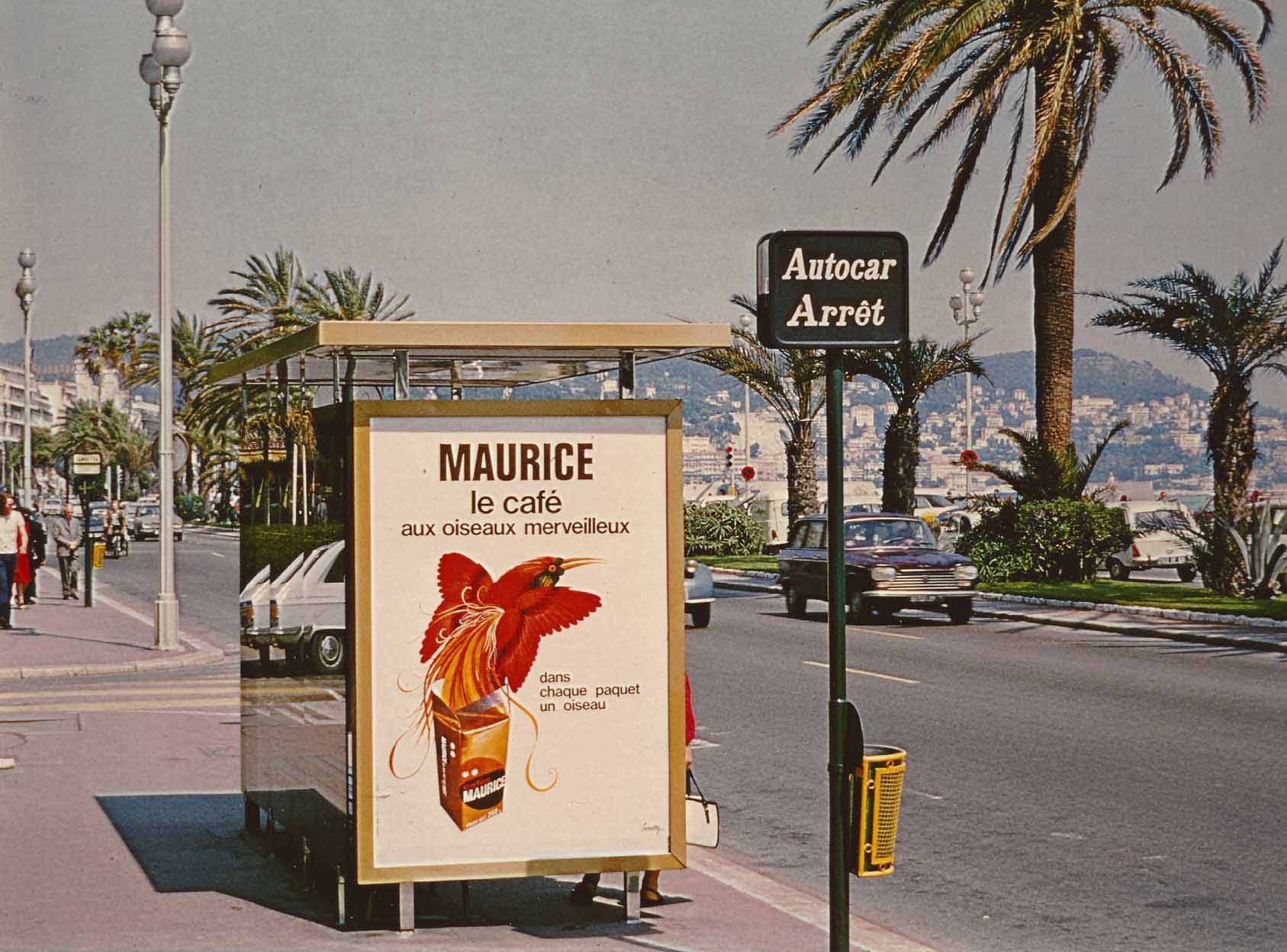 publicité abri bus des cafés Maurice