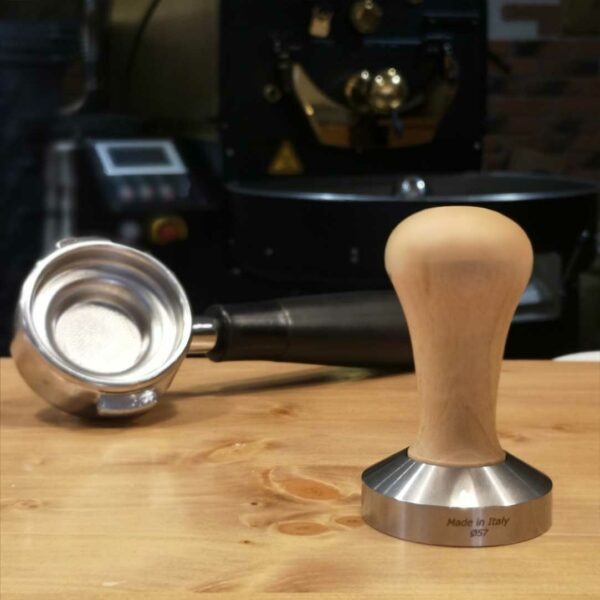 tamper accessoire barista pour tasser la mouture de café moulu Cafés Maurice 83 Toulon