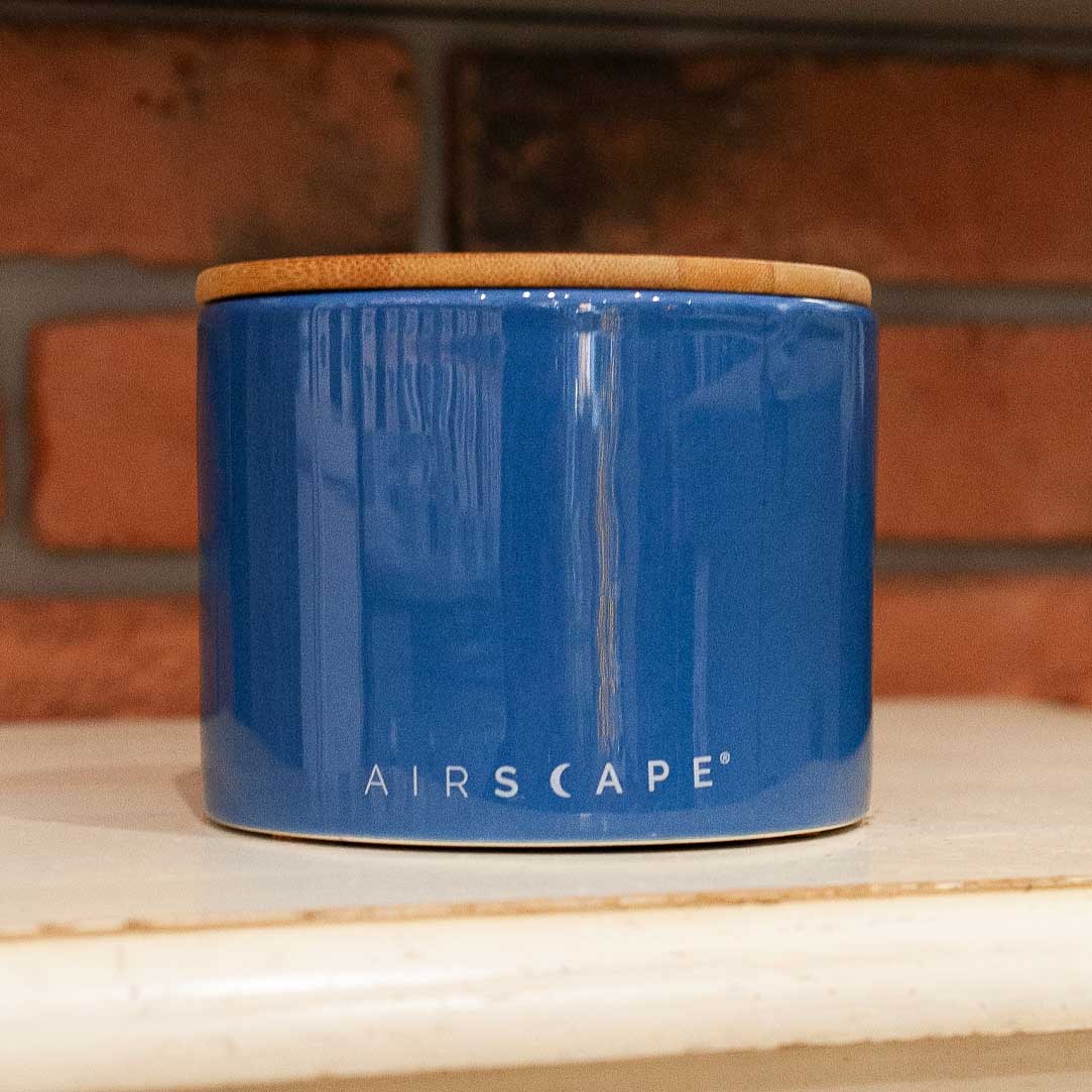 la boîte airscape pour conserver-les-cafes-maurice-torrefacteur-toulon-sanary-83 la boîte airscape pour une meilleure conservation des Cafés Maurice, vendue dans nos boutiques