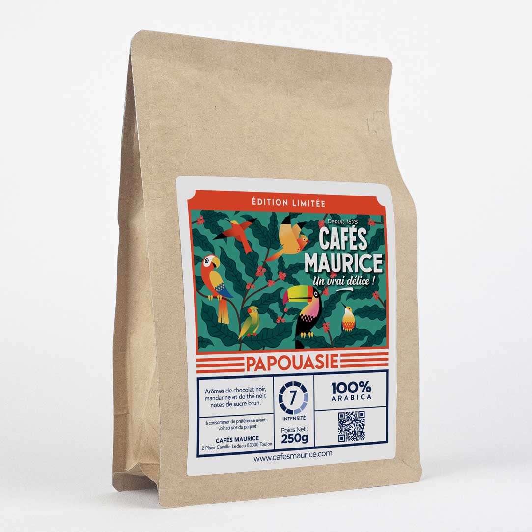 Paquet de café Papouasie Nouvelle-Guinée édition limitée Noël 250g de Cafés Maurice, 100% Arabica intensité 7, packaging kraft avec étiquette illustrée d'oiseaux tropicaux